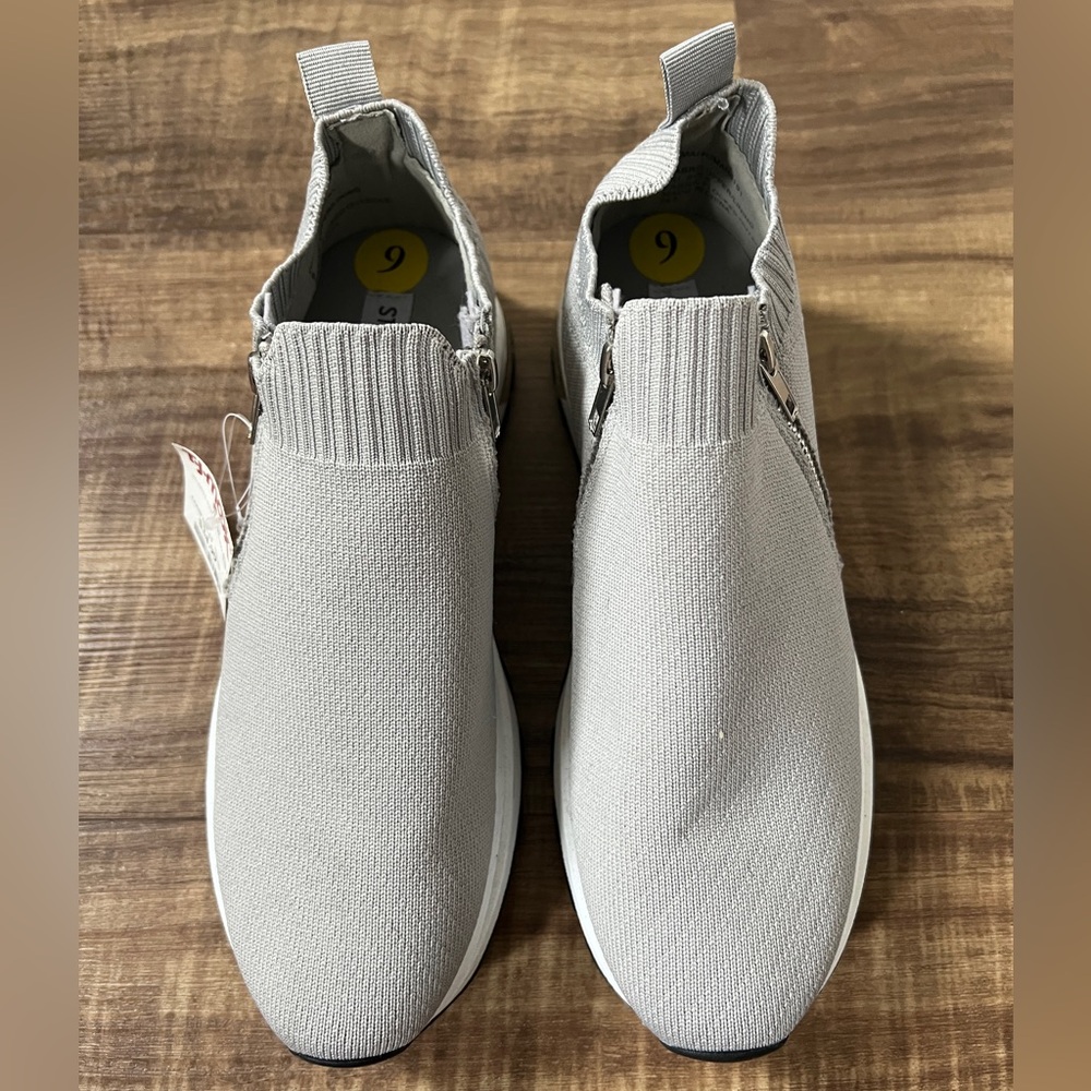 NWT: Steve Madden Fashion Sneaker Slip on